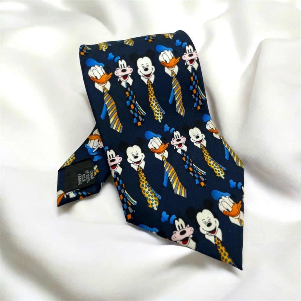 Disney Men's Neck Tie Navy Mickey Donald Goofy Walt Disney World 100% Silk
